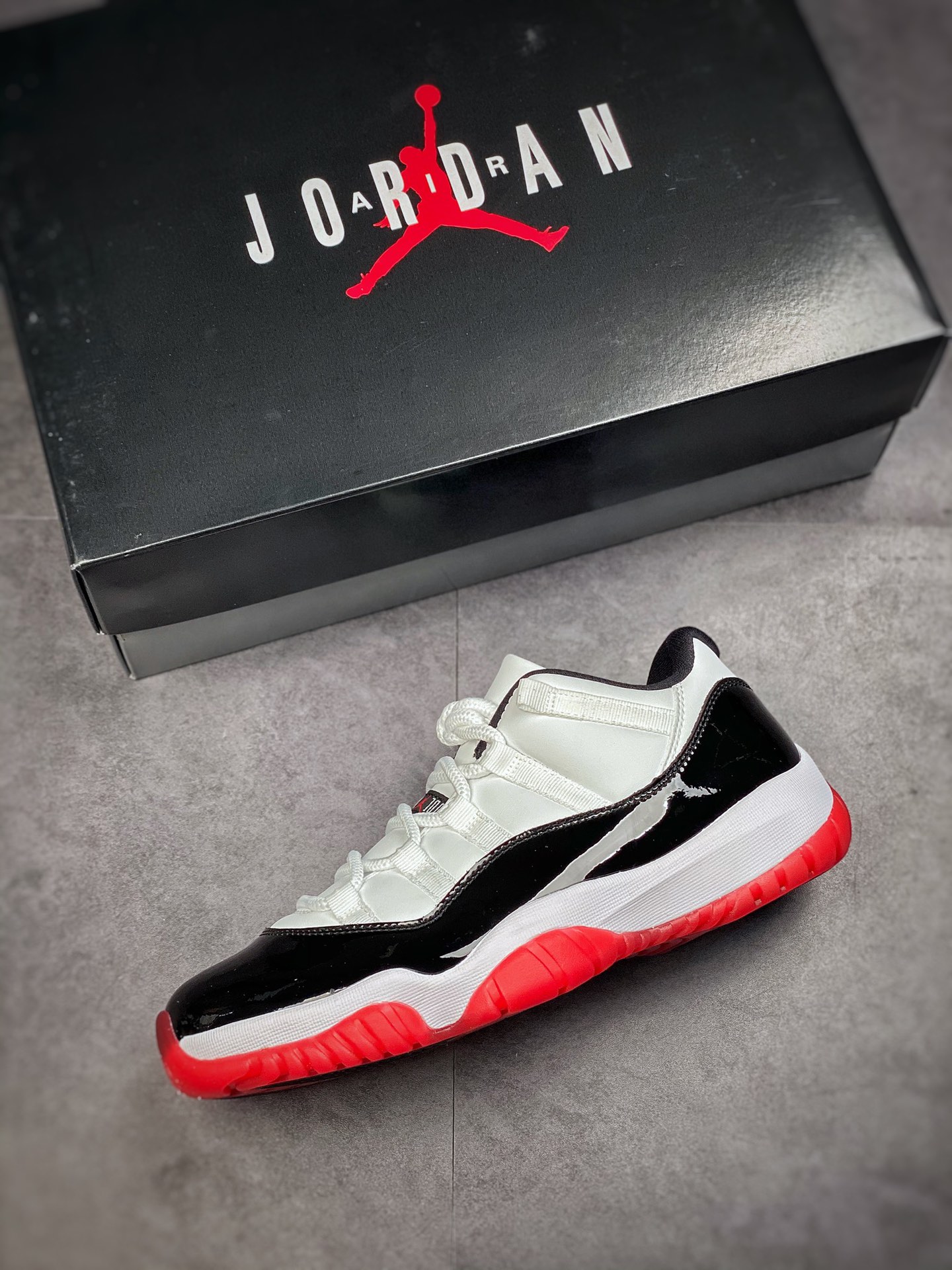 330 #完美打造 Air Jordan AJ11 Low 黑红康扣 AV2187-160