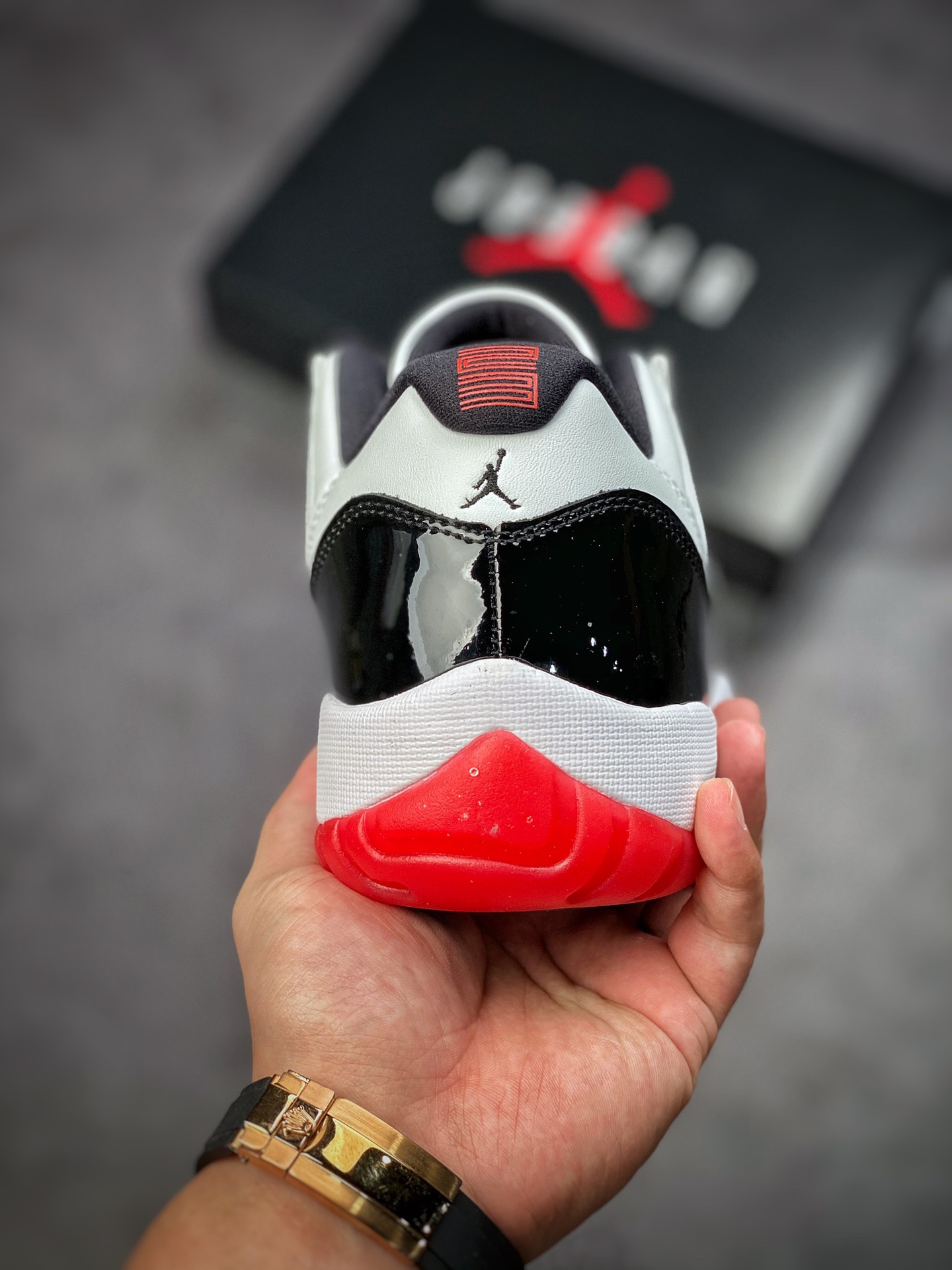 330 #完美打造 Air Jordan AJ11 Low 黑红康扣 AV2187-160