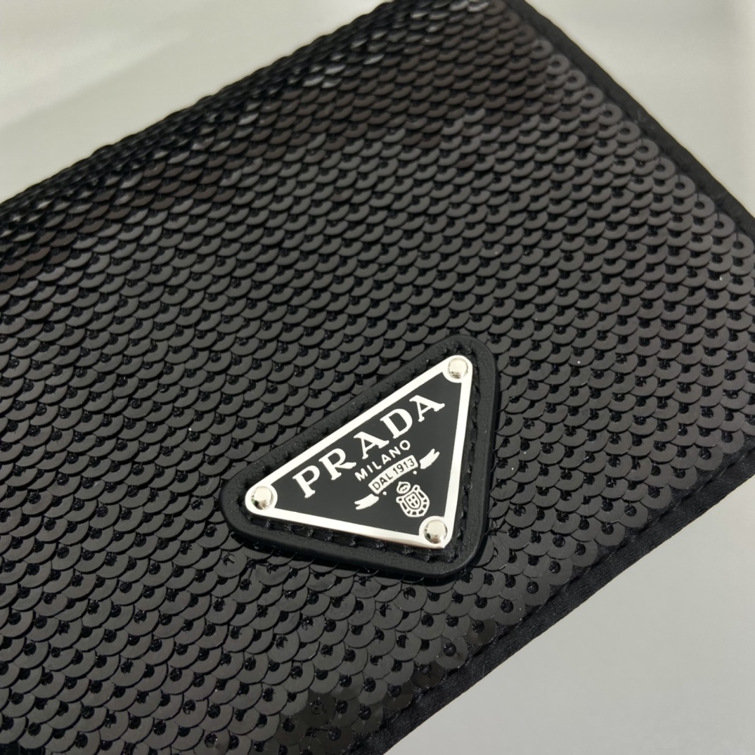 PRADA普拉达刺绣珠片小包1MR024