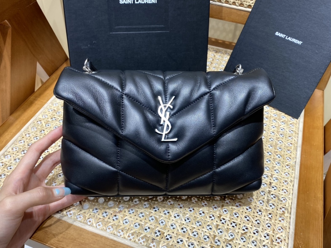 Ysl LOULOU PUFFER 23CM 迷你绗缝小羊皮包 620333黑色银扣