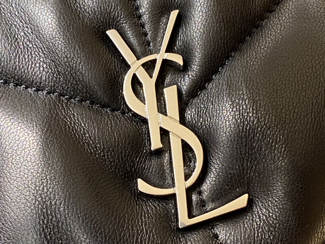 Ysl LOULOU PUFFER 23CM 迷你绗缝小羊皮包 620333黑色银扣