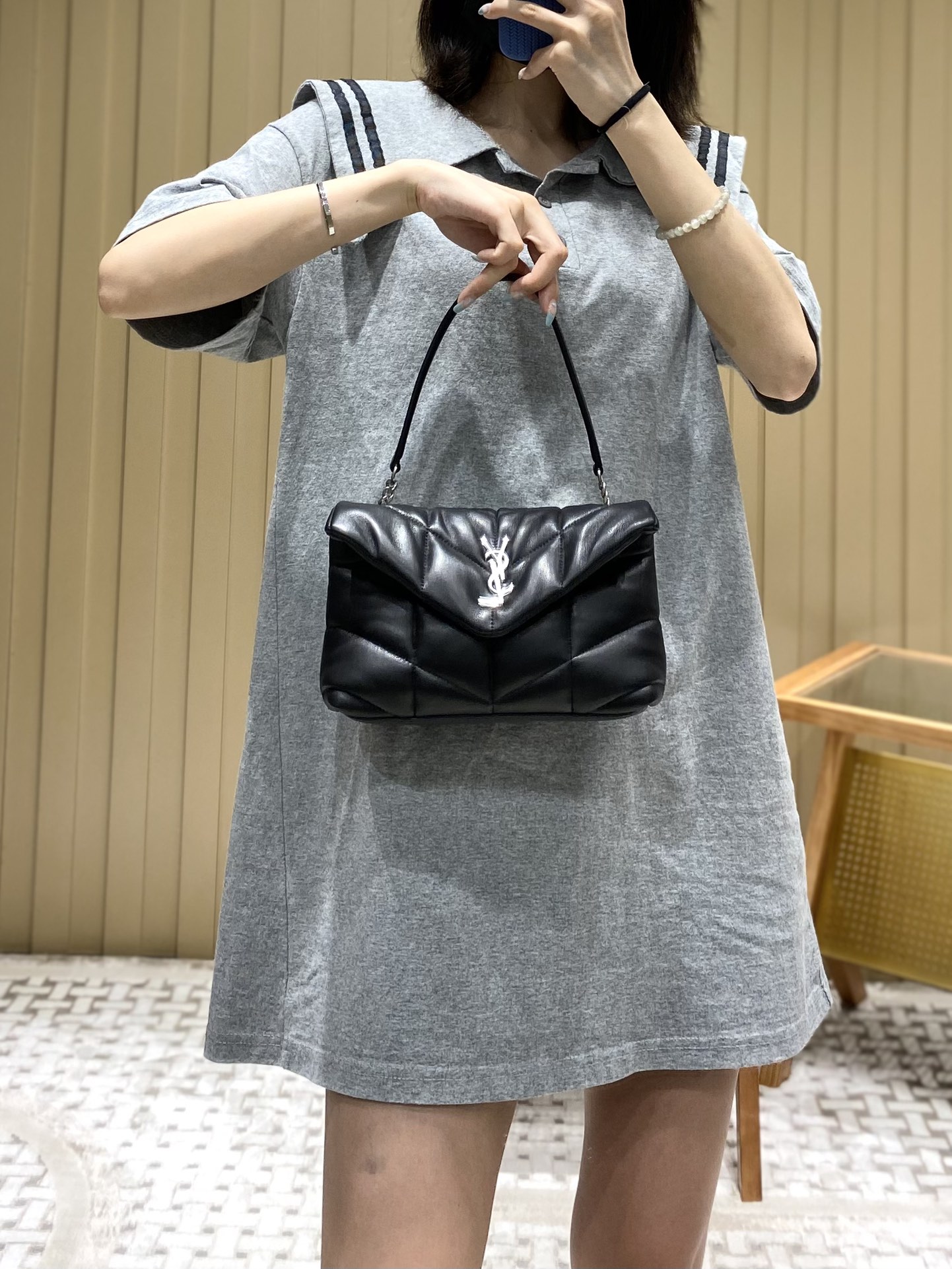 Ysl LOULOU PUFFER 23CM 迷你绗缝小羊皮包 620333黑色银扣