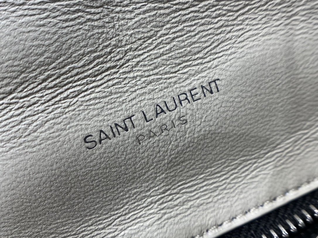 Ysl LOULOU PUFFER 23CM 迷你绗缝小羊皮包 620333白色银扣