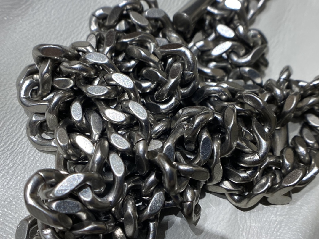 Ysl LOULOU PUFFER 23CM 迷你绗缝小羊皮包 620333白色银扣