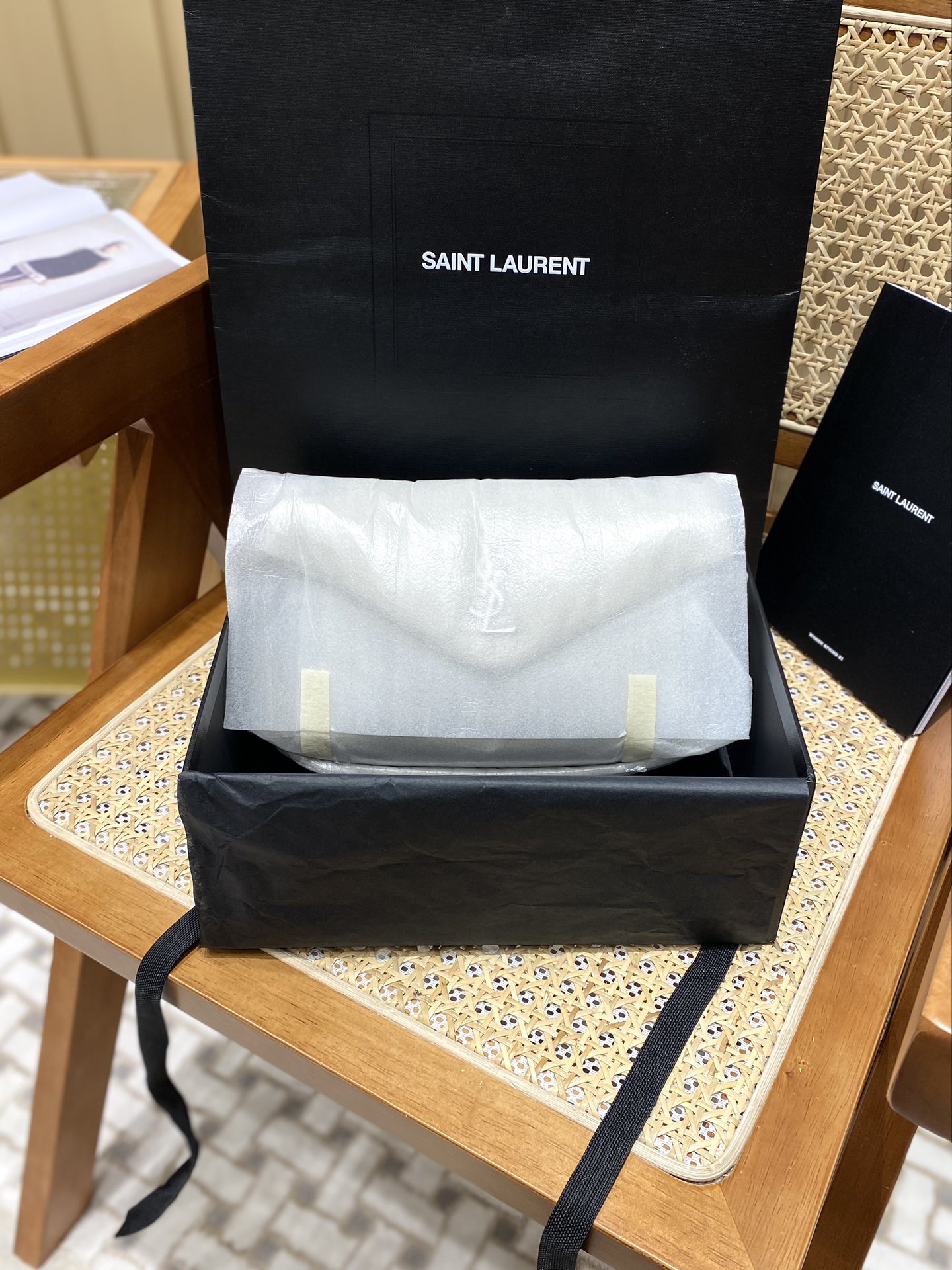 Ysl LOULOU PUFFER 23CM 迷你绗缝小羊皮包 620333白色银扣