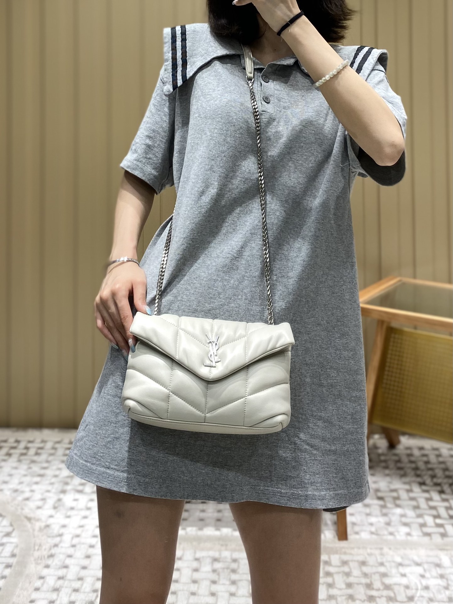 Ysl LOULOU PUFFER 23CM 迷你绗缝小羊皮包 620333白色银扣