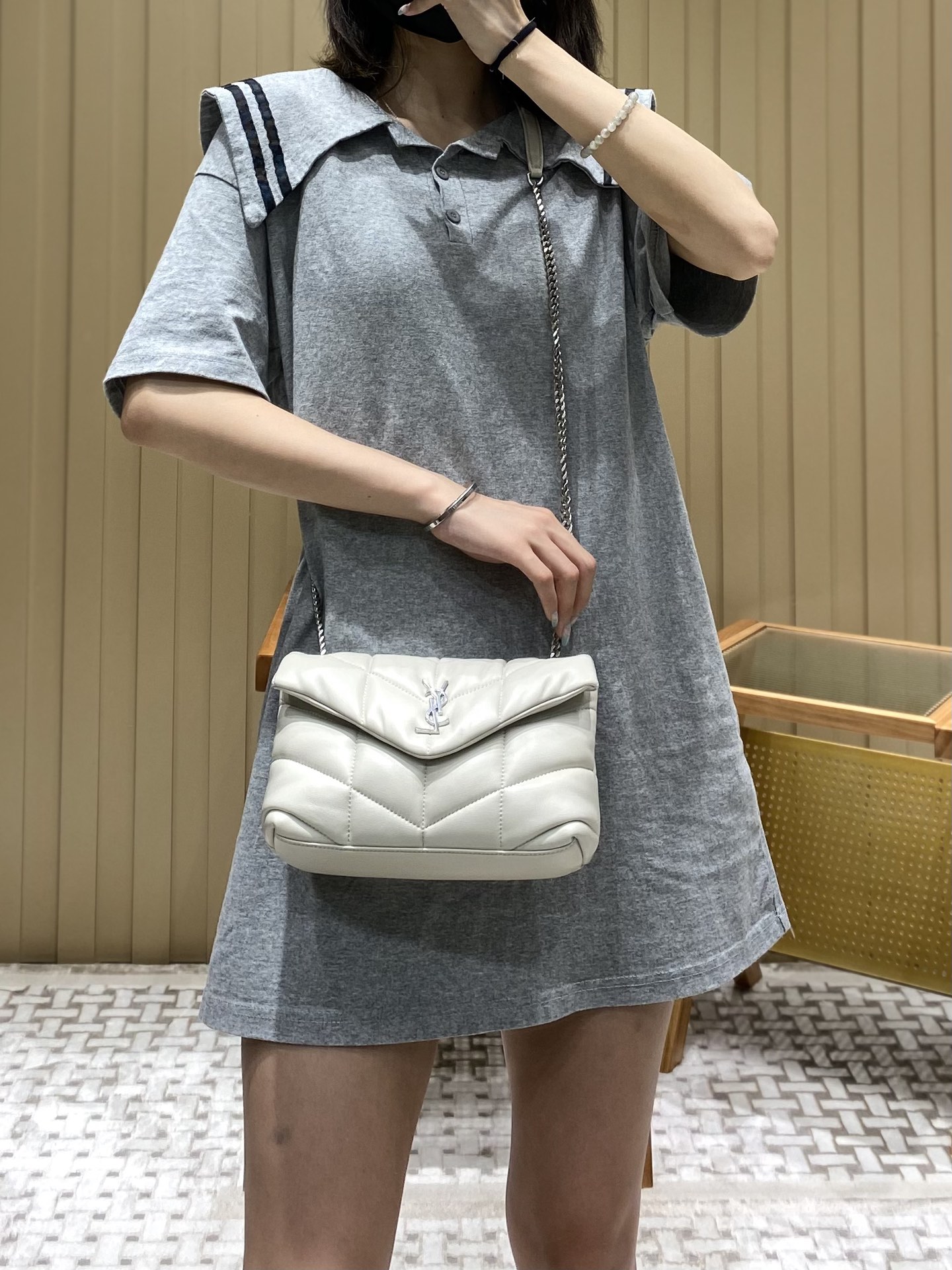 Ysl LOULOU PUFFER 23CM 迷你绗缝小羊皮包 620333白色银扣