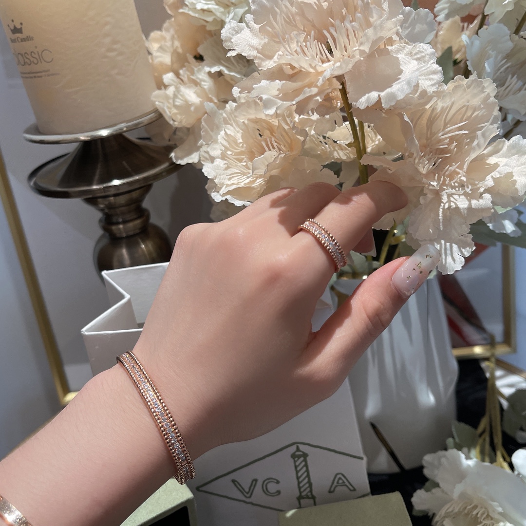 VCA Bracelet