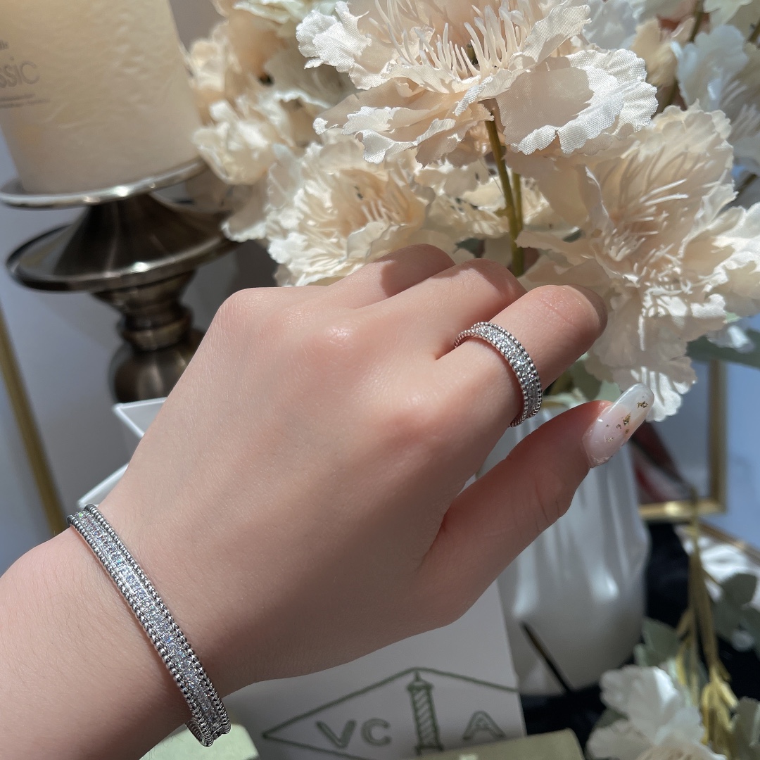 VCA Bracelet