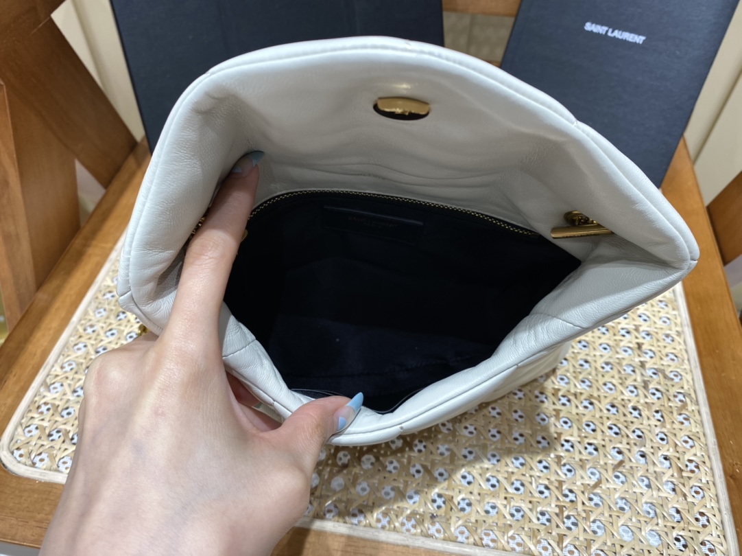Ysl LOULOU PUFFER 23CM 迷你绗缝小羊皮包 620333白色/金扣