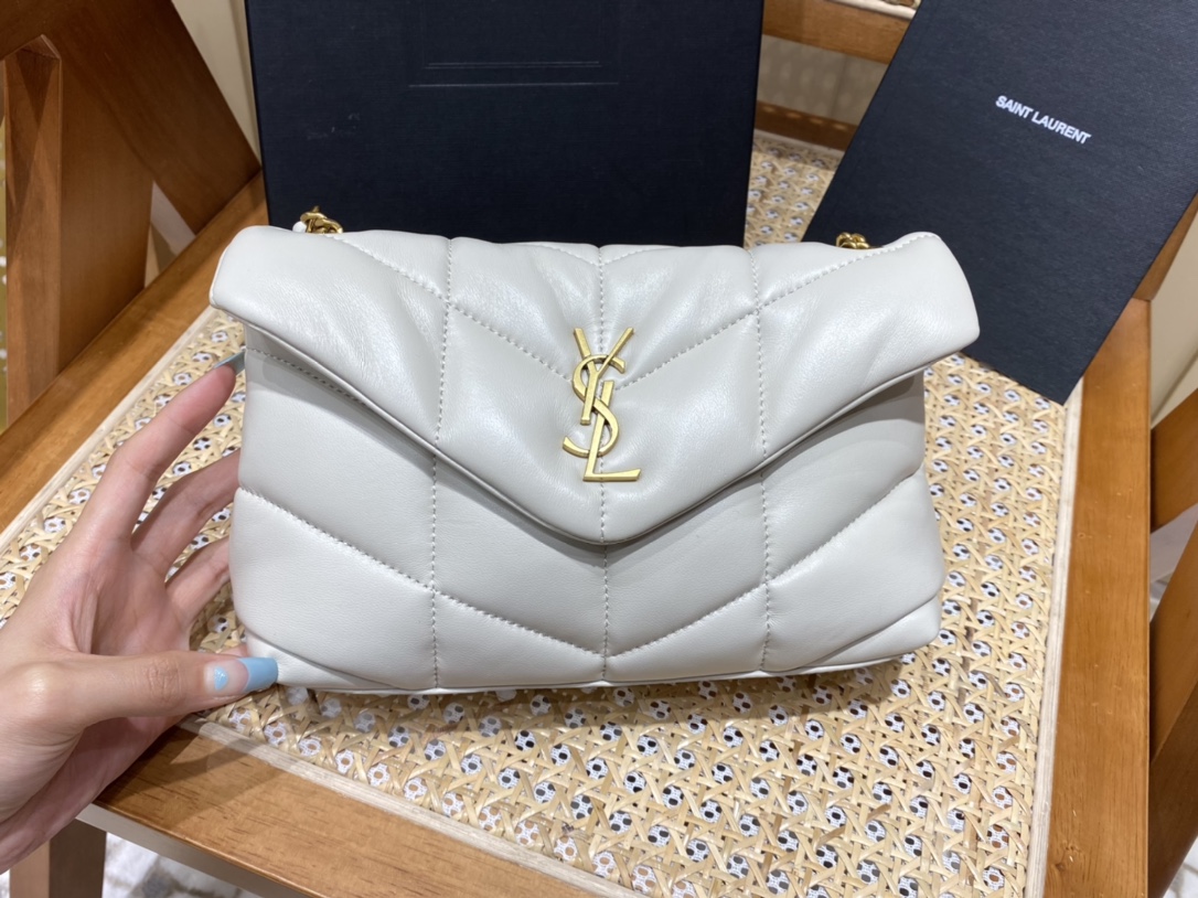Ysl LOULOU PUFFER 23CM 迷你绗缝小羊皮包 620333白色/金扣