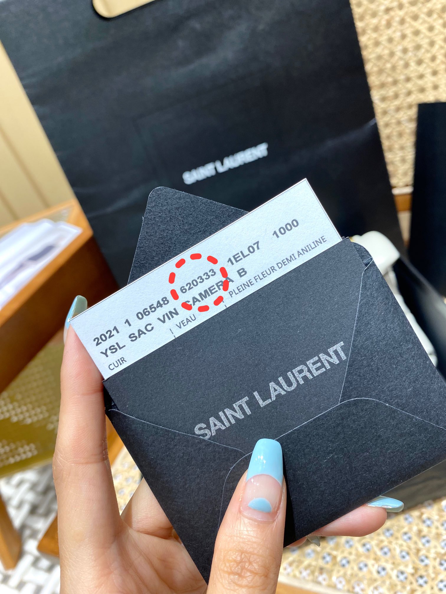 Ysl LOULOU PUFFER 23CM 迷你绗缝小羊皮包 620333白色/金扣