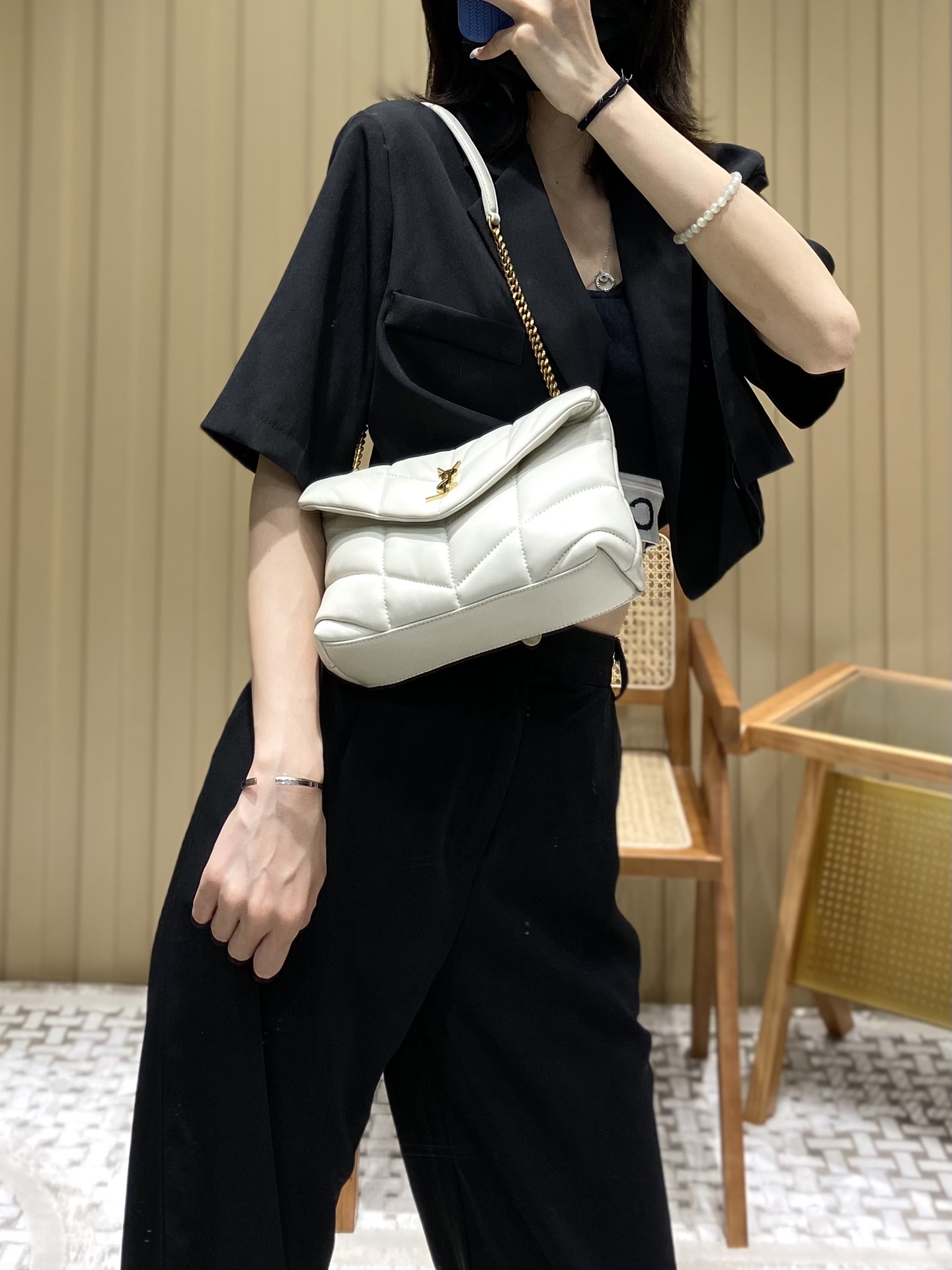 Ysl LOULOU PUFFER 23CM 迷你绗缝小羊皮包 620333白色/金扣