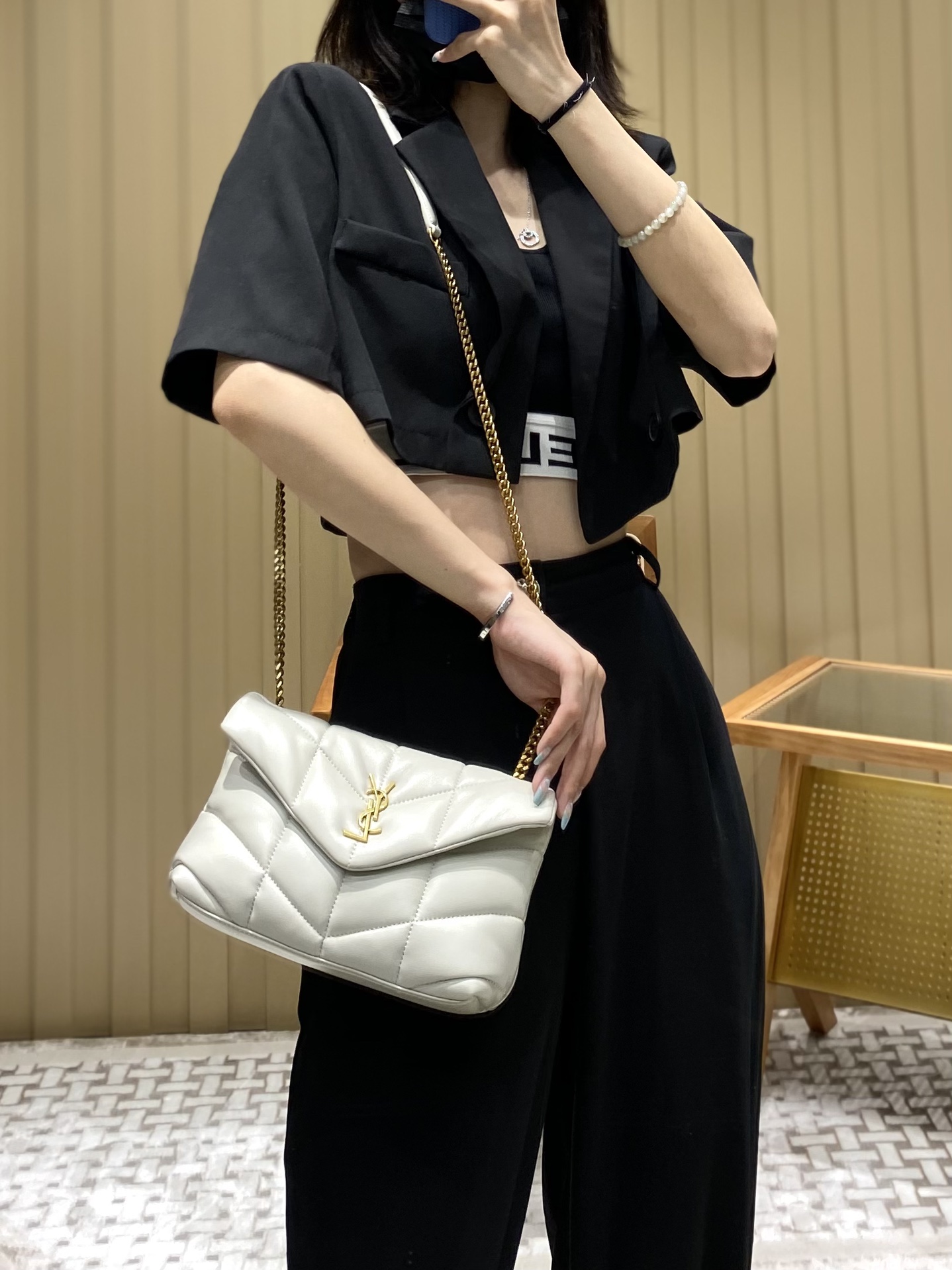 Ysl LOULOU PUFFER 23CM 迷你绗缝小羊皮包 620333白色/金扣