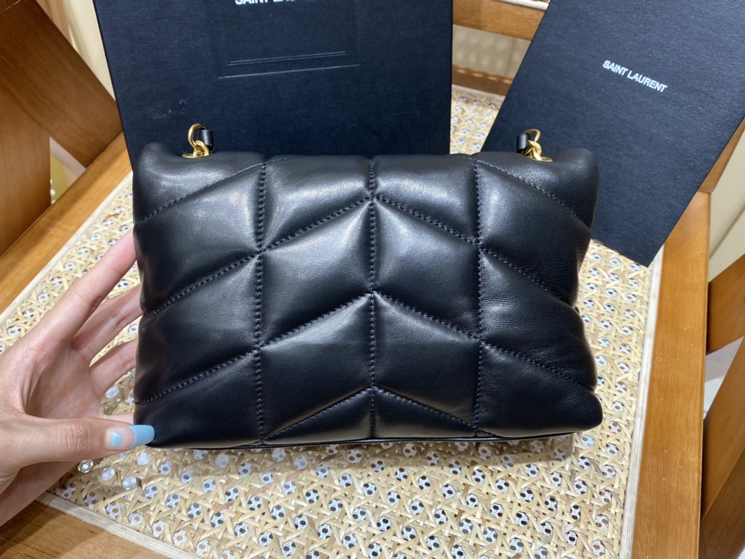 Ysl LOULOU PUFFER 23CM 迷你绗缝小羊皮包 620333黑色/金扣