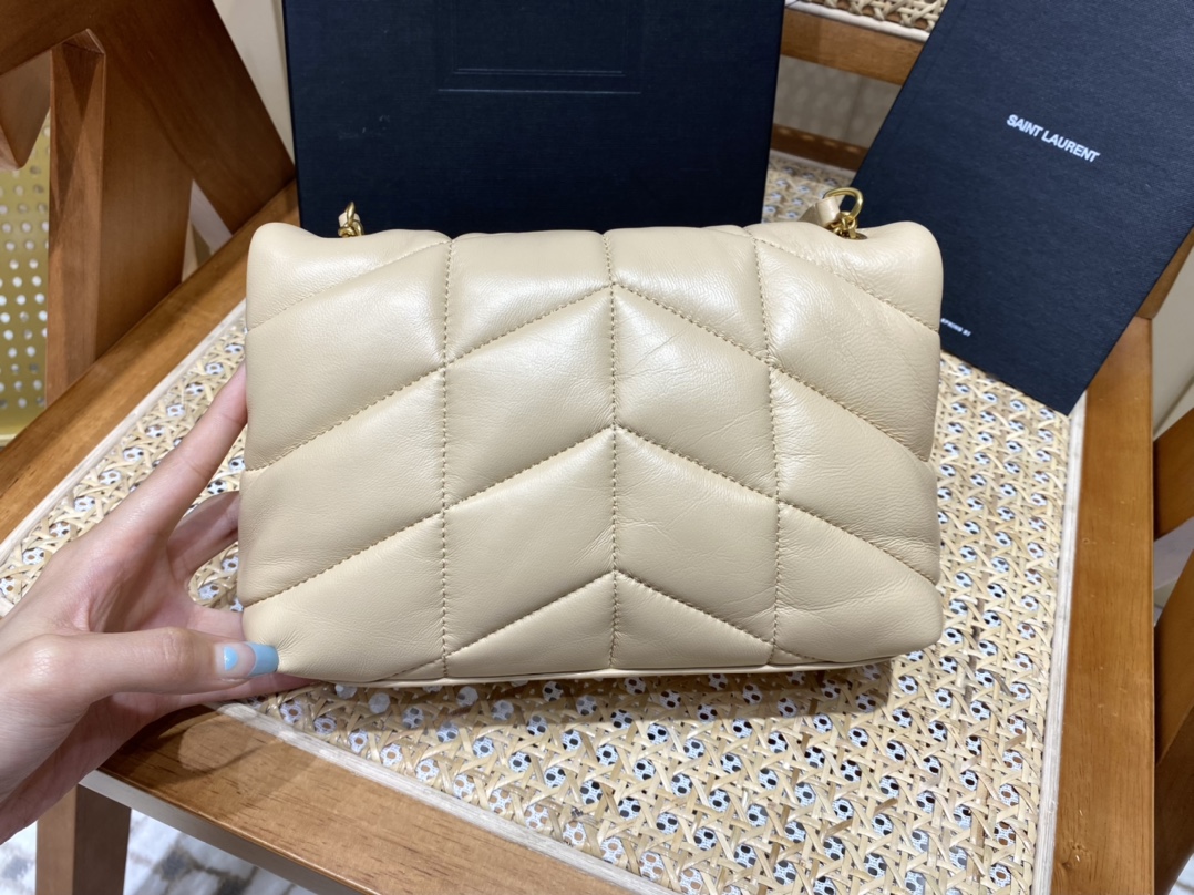 Ysl LOULOU PUFFER 23CM 迷你绗缝小羊皮包 620333奶油杏色/金扣