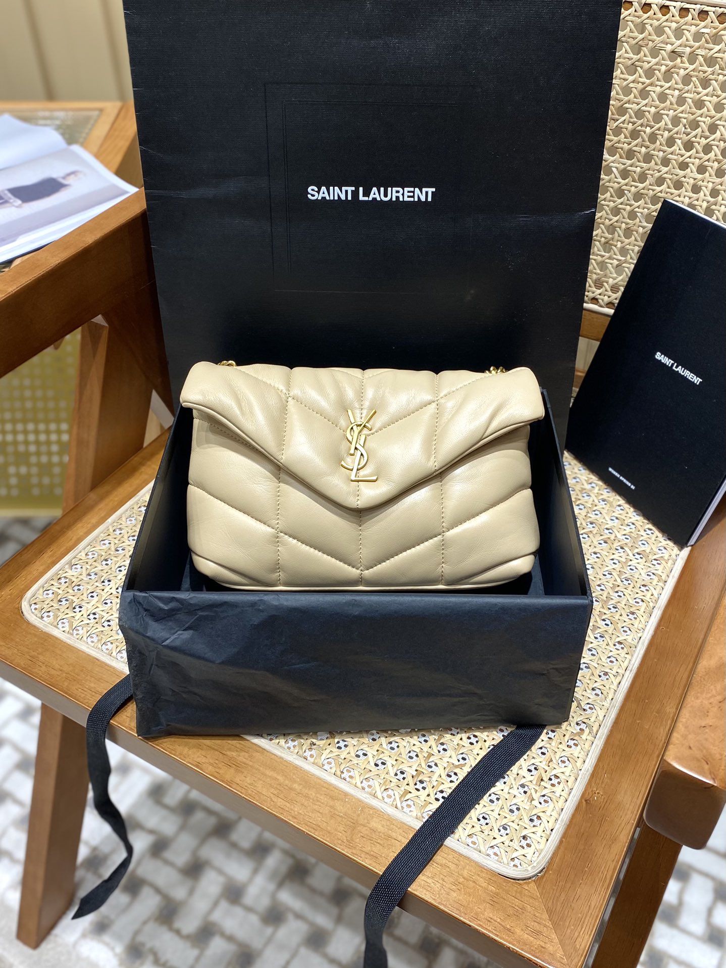 Ysl LOULOU PUFFER 23CM 迷你绗缝小羊皮包 620333奶油杏色/金扣