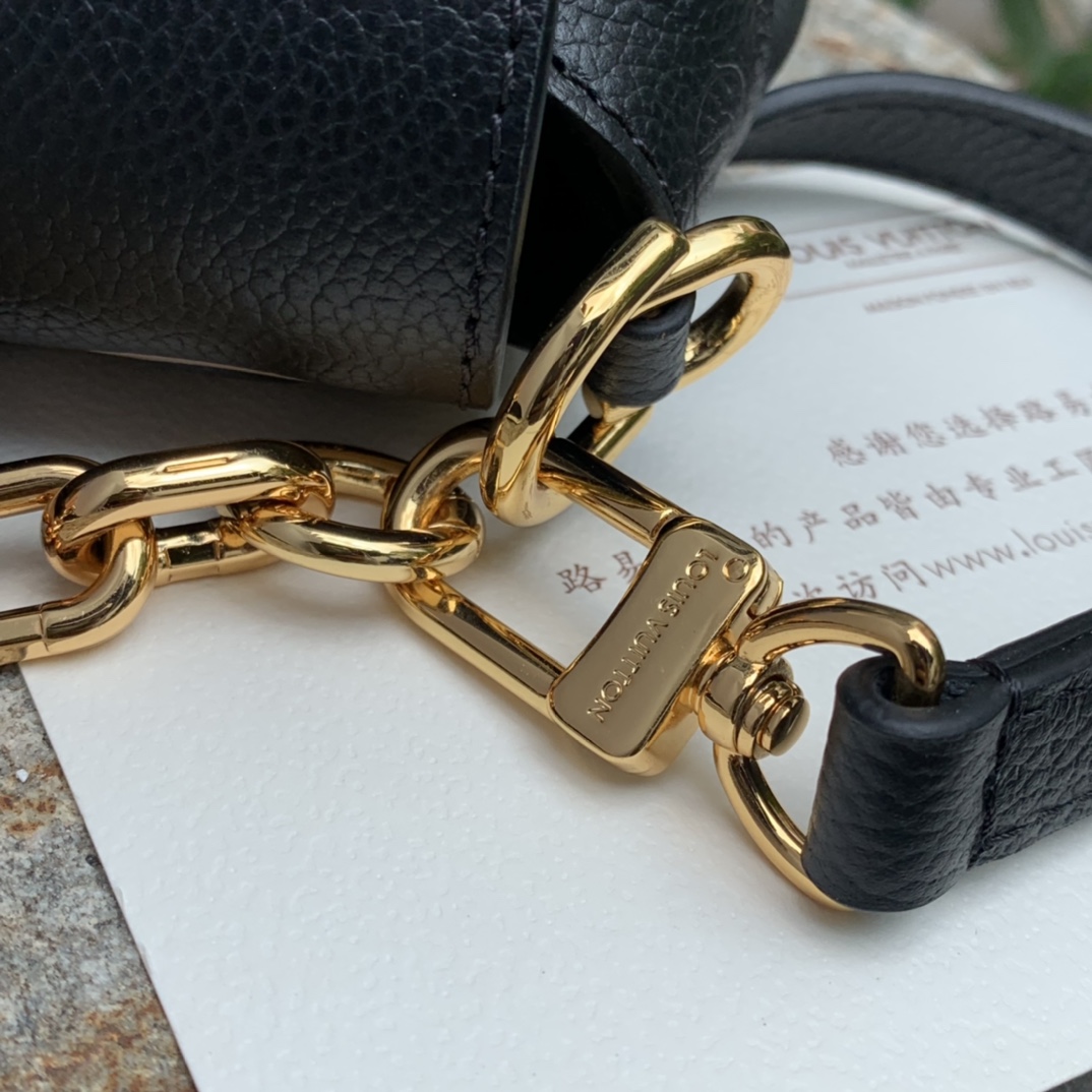 🌼 m45859黑白色尺寸24 x 14 x 9 cm原厂渠道供应！‭‬这款Favorite 手袋为柔软