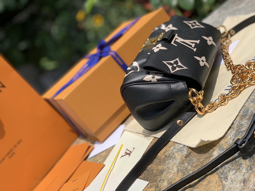 🌼 m45859黑白色尺寸24 x 14 x 9 cm原厂渠道供应！‭‬这款Favorite 手袋为柔软