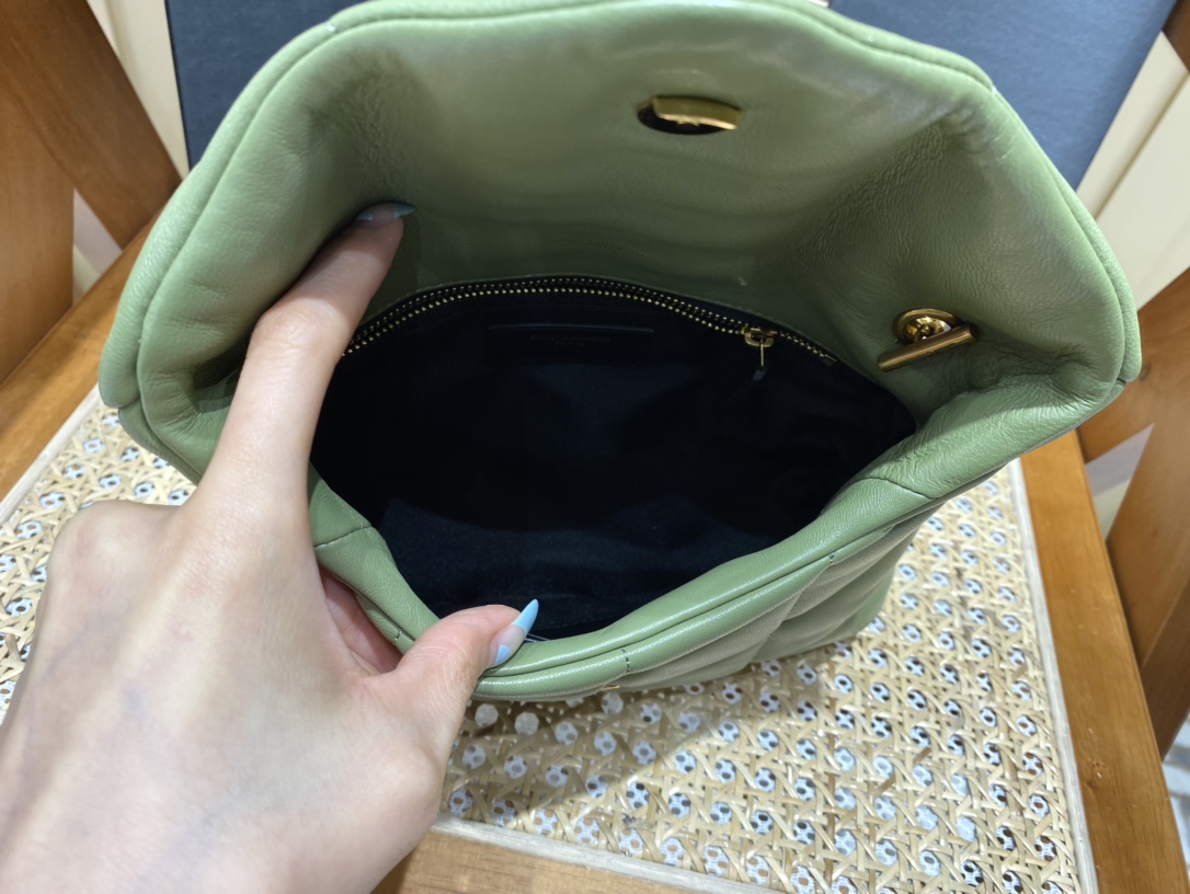 Ysl LOULOU PUFFER 23CM 迷你绗缝小羊皮包 620333牛油果绿/金扣