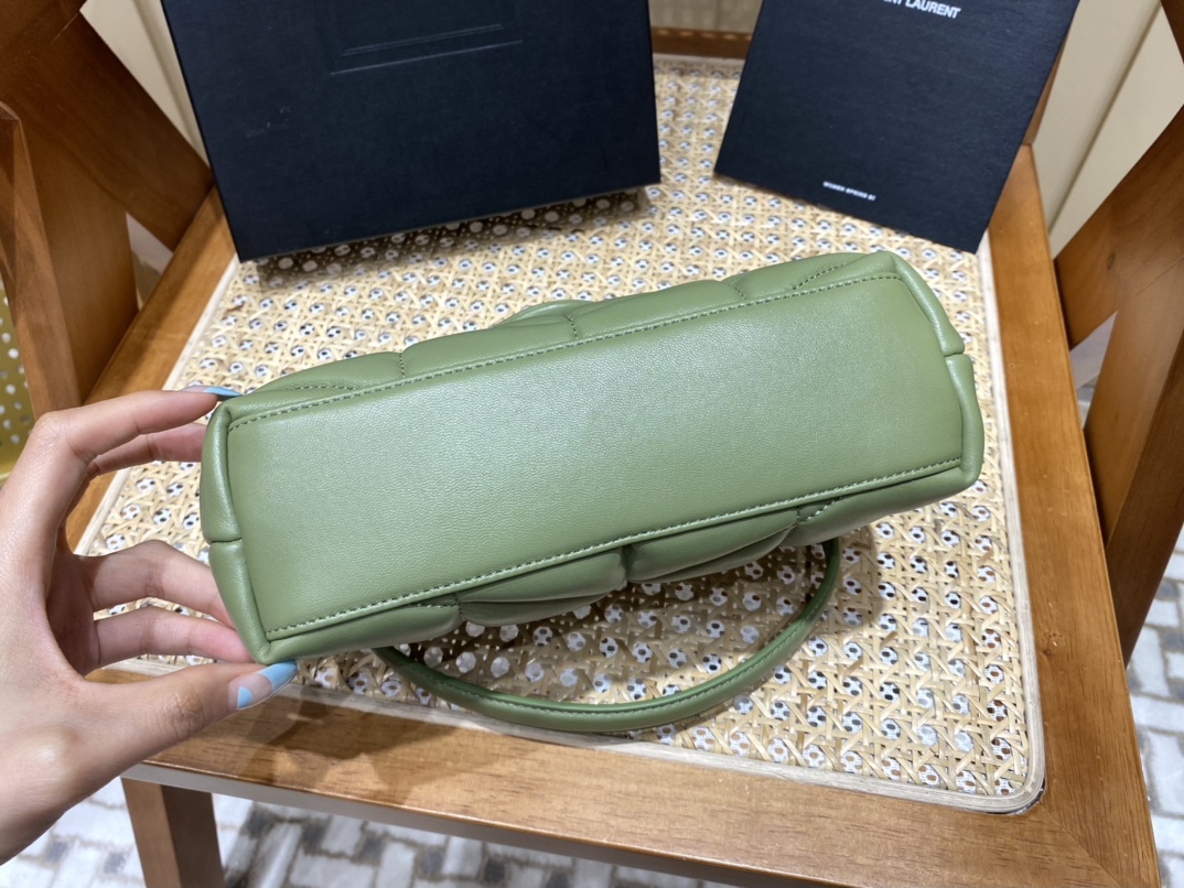 Ysl LOULOU PUFFER 23CM 迷你绗缝小羊皮包 620333牛油果绿/金扣