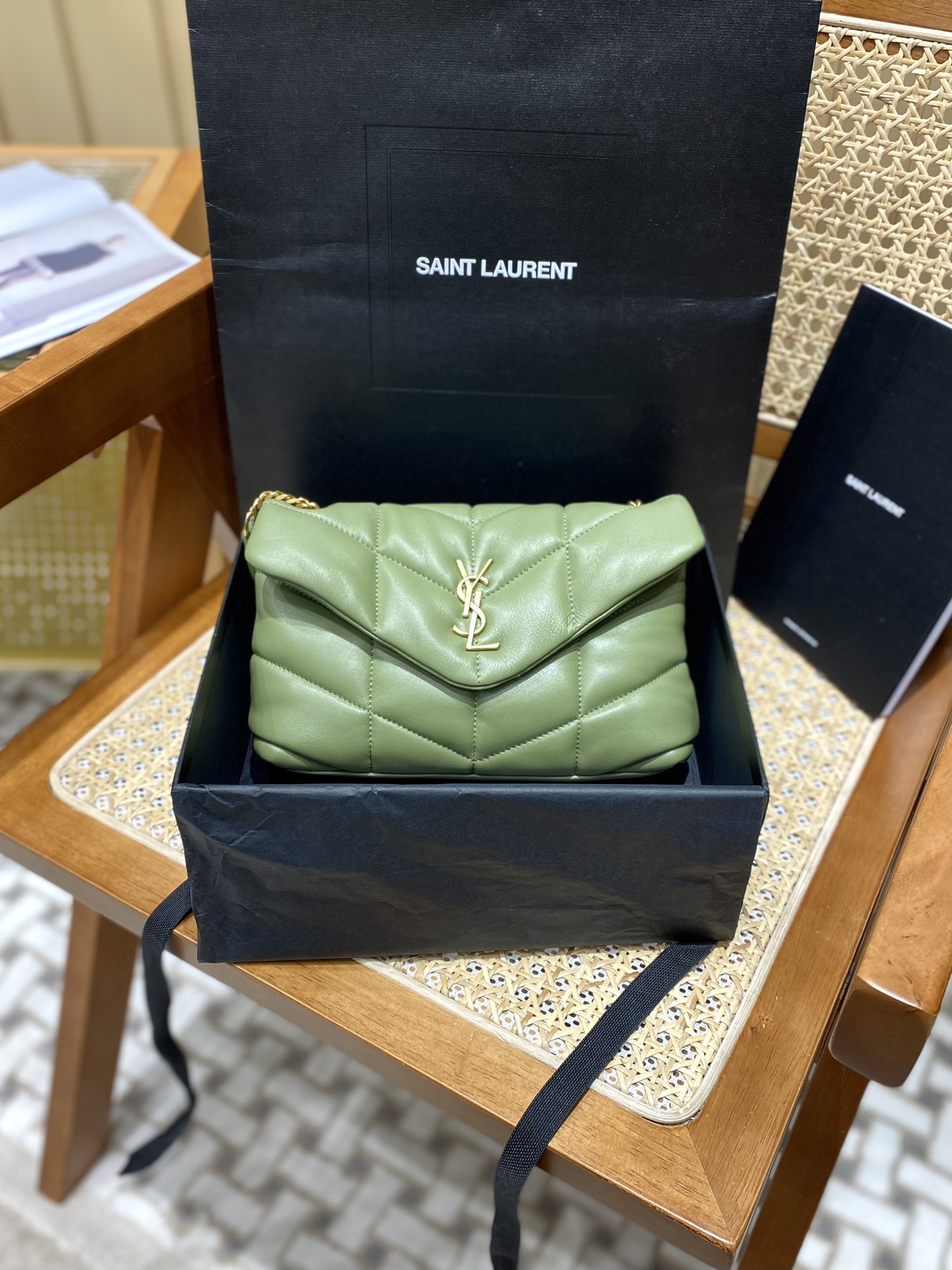 Ysl LOULOU PUFFER 23CM 迷你绗缝小羊皮包 620333牛油果绿/金扣