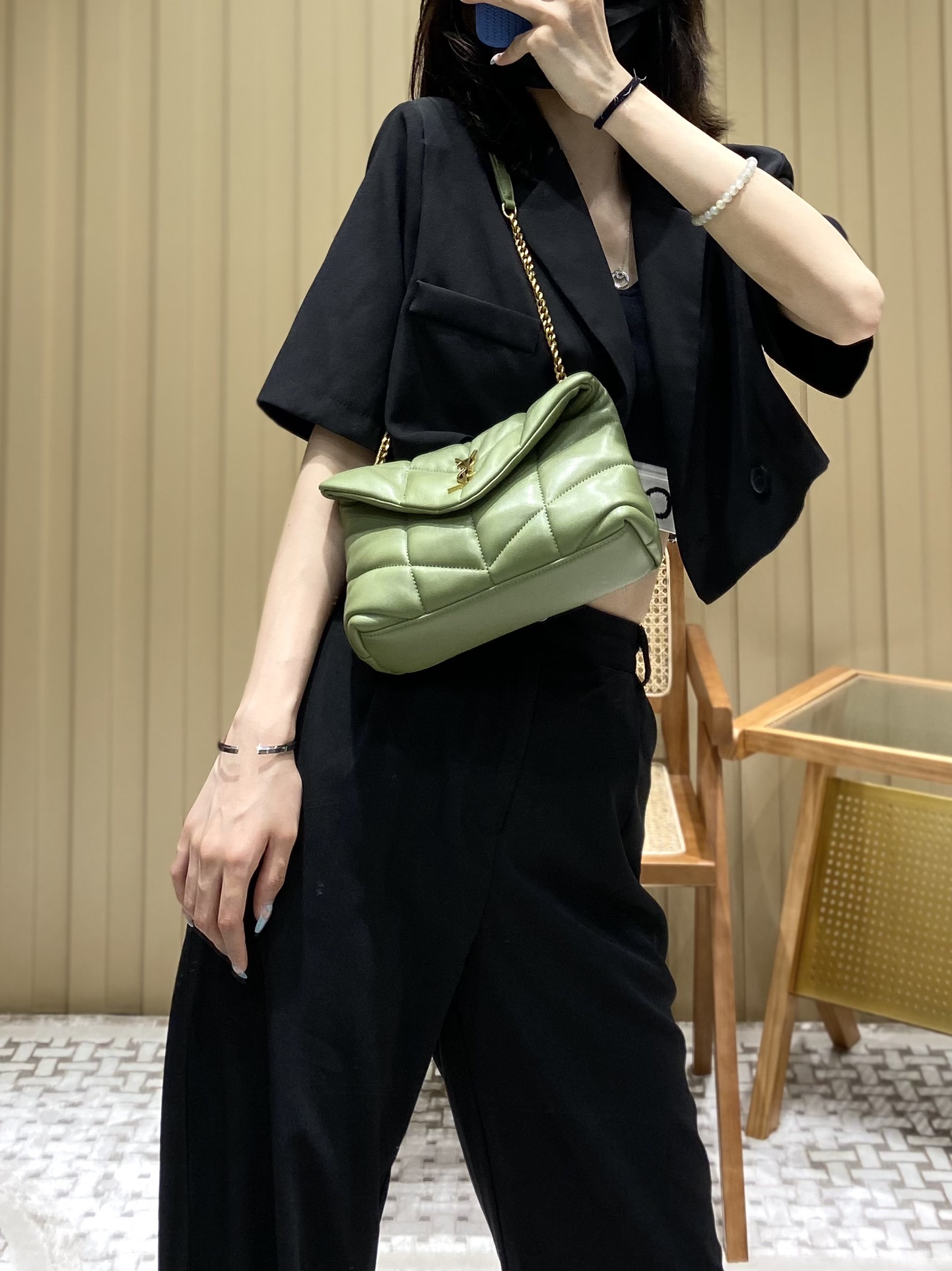 Ysl LOULOU PUFFER 23CM 迷你绗缝小羊皮包 620333牛油果绿/金扣