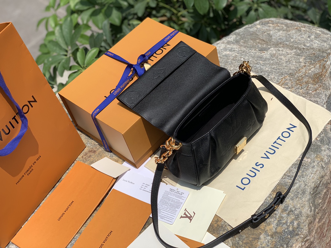 🌼 m45813纯黑色尺寸24 x 14 x 9 cm欧洲纯正渠道！今年超火的L&V新款favorite