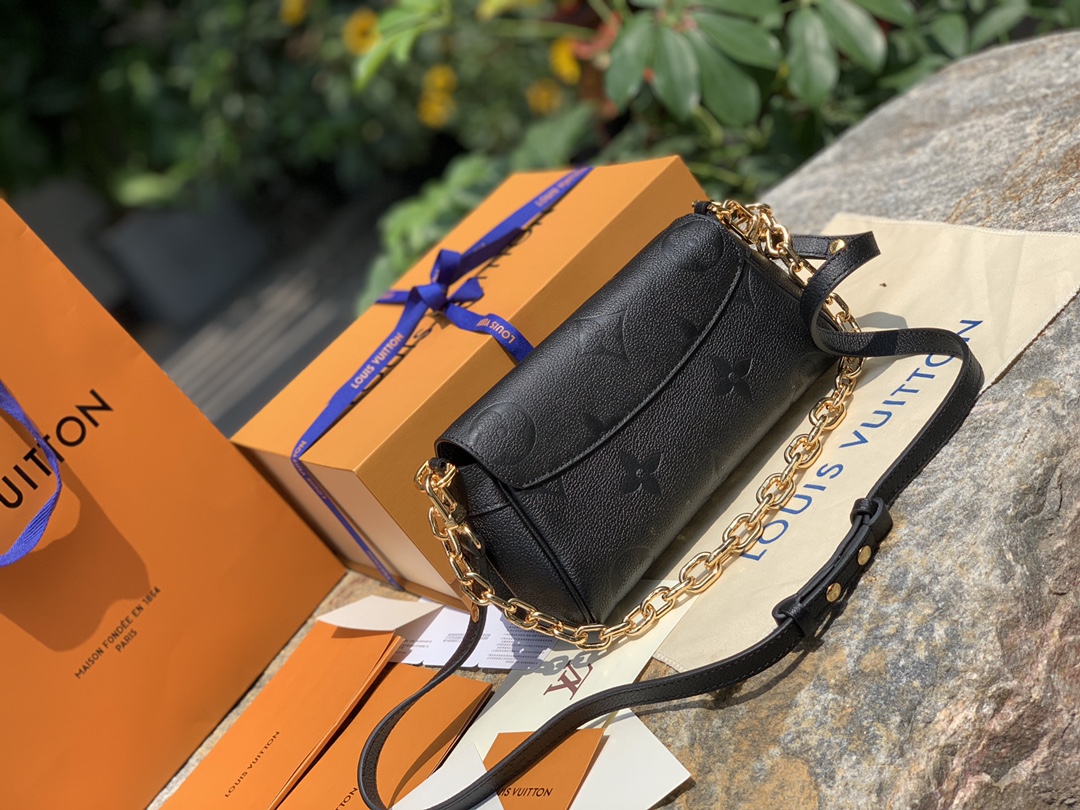 🌼 m45813纯黑色尺寸24 x 14 x 9 cm欧洲纯正渠道！今年超火的L&V新款favorite