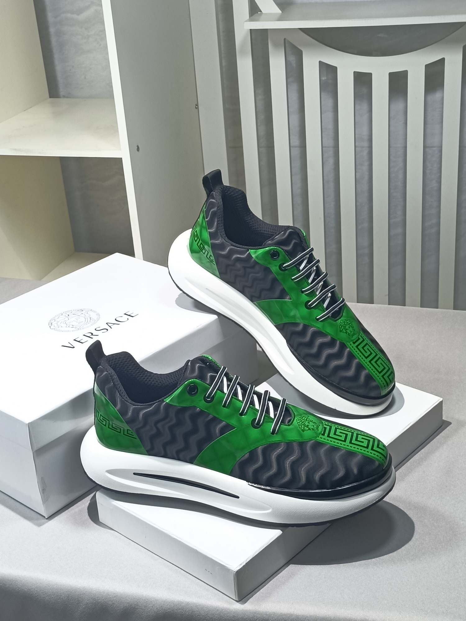 I5 范思哲 最新运动款 2022休闲韩版风男鞋，完美做工，打造装柜品质，鞋面：精选进口特殊材质配羊皮内里；柔软舒适，发泡大底超轻 耐磨、简约、百搭风时装男鞋，颜色 多色选