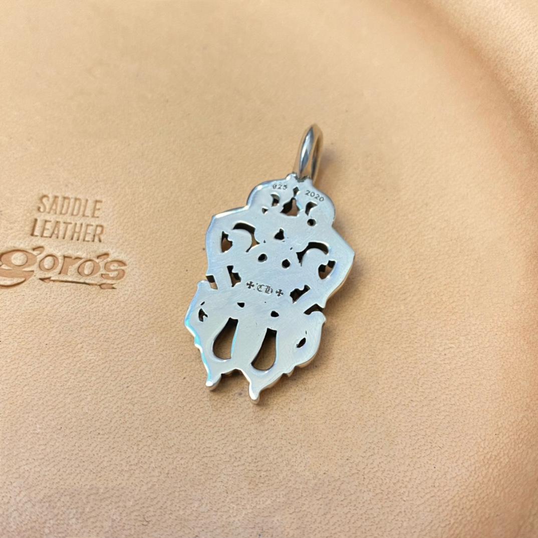 Chrome Hearts Hearts 克罗心 藤蔓匕首吊坠