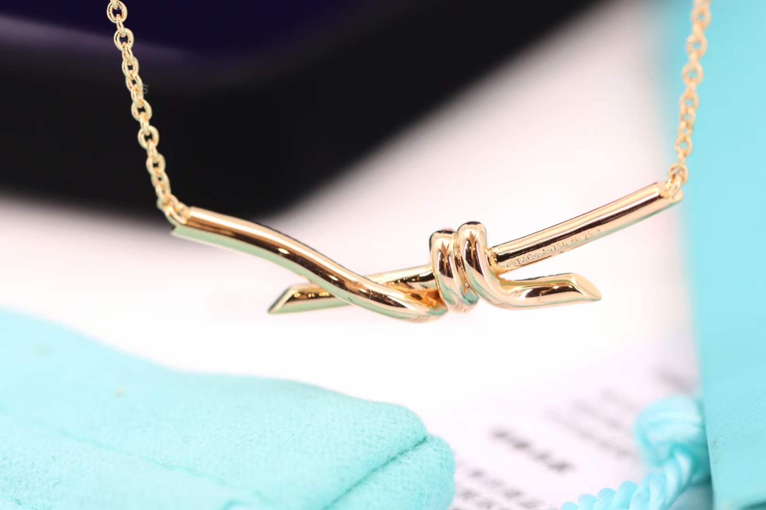 Tiffany & Co. Tiffany&Co. Knot系‮满列‬钻绳结 锁‮项骨‬链