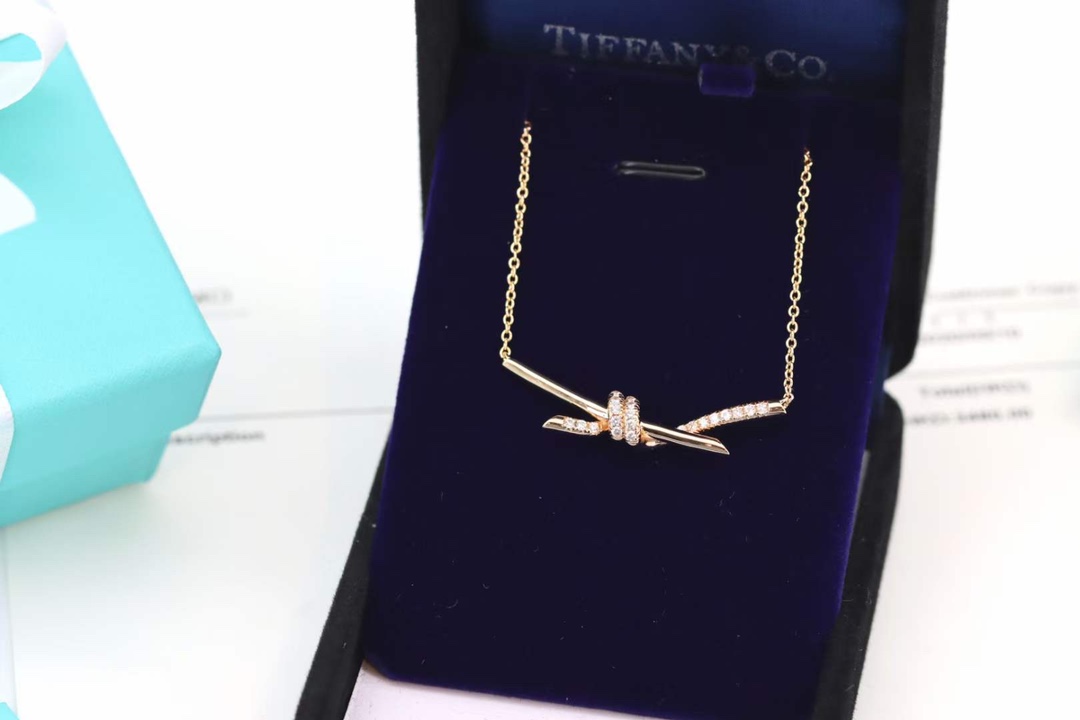 Tiffany & Co. Tiffany&Co. Knot系‮满列‬钻绳结 锁‮项骨‬链