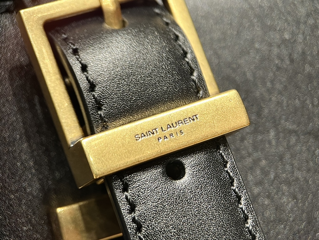 Saint laurent Ysl 𝗟𝗲 𝗙𝗲𝗿𝗺𝗼𝗶𝗿 马鞍腋下包 672615黑色