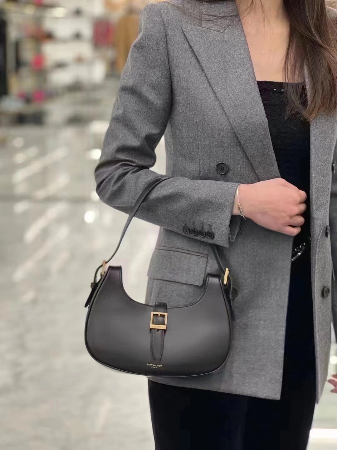 Saint laurent Ysl 𝗟𝗲 𝗙𝗲𝗿𝗺𝗼𝗶𝗿 马鞍腋下包 672615黑色