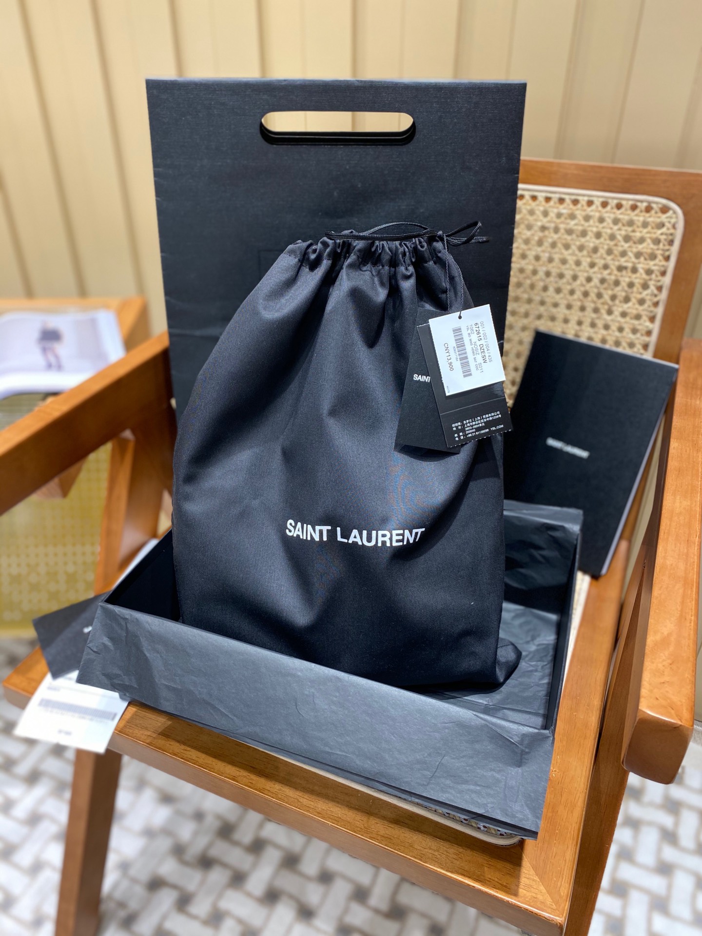 Saint laurent Ysl 𝗟𝗲 𝗙𝗲𝗿𝗺𝗼𝗶𝗿 马鞍腋下包 672615杏色