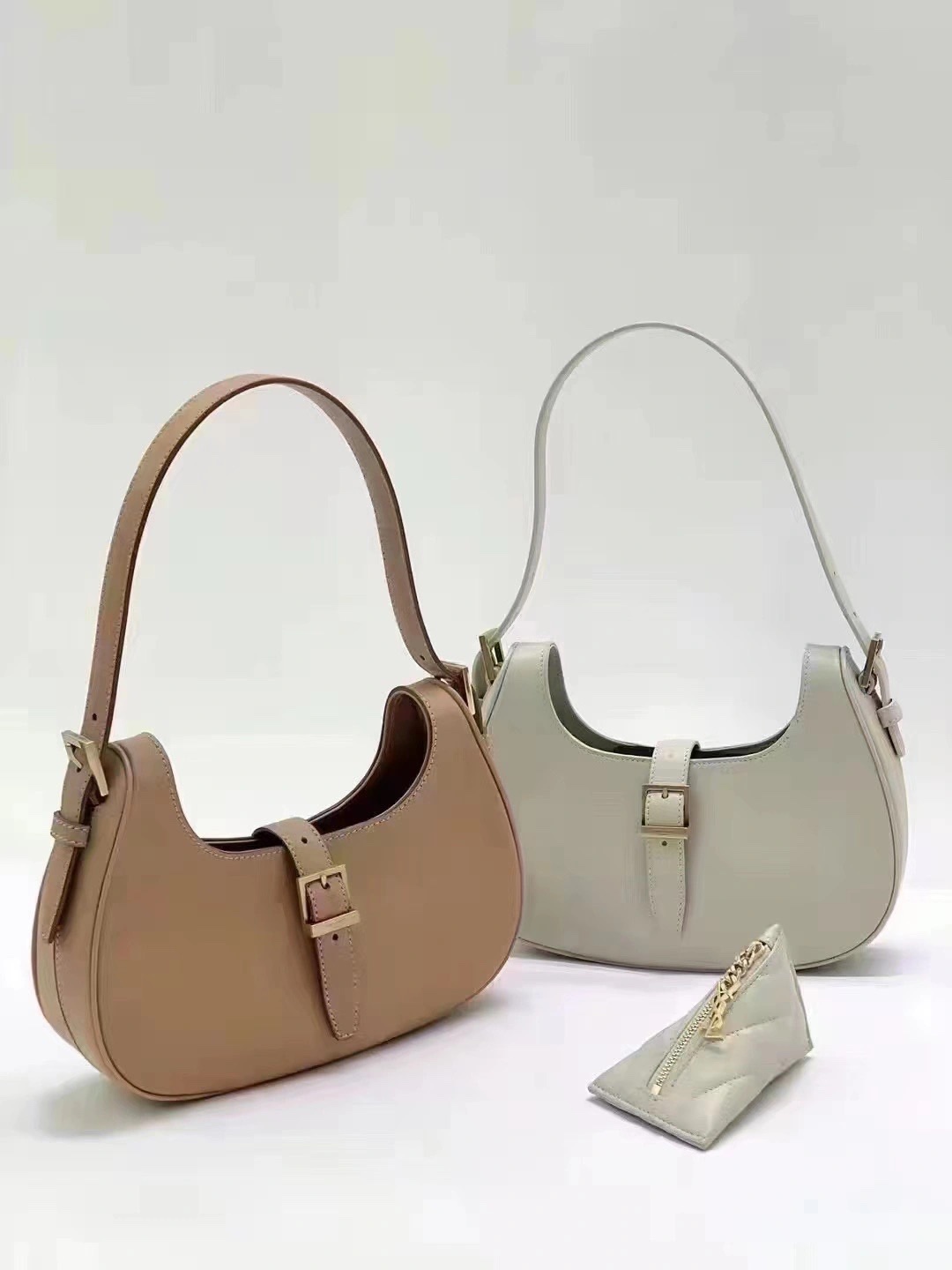 Saint laurent Ysl 𝗟𝗲 𝗙𝗲𝗿𝗺𝗼𝗶𝗿 马鞍腋下包 672615杏色