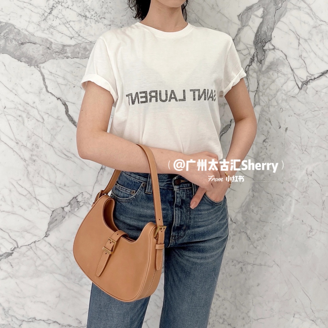 Saint laurent Ysl 𝗟𝗲 𝗙𝗲𝗿𝗺𝗼𝗶𝗿 马鞍腋下包 672615杏色