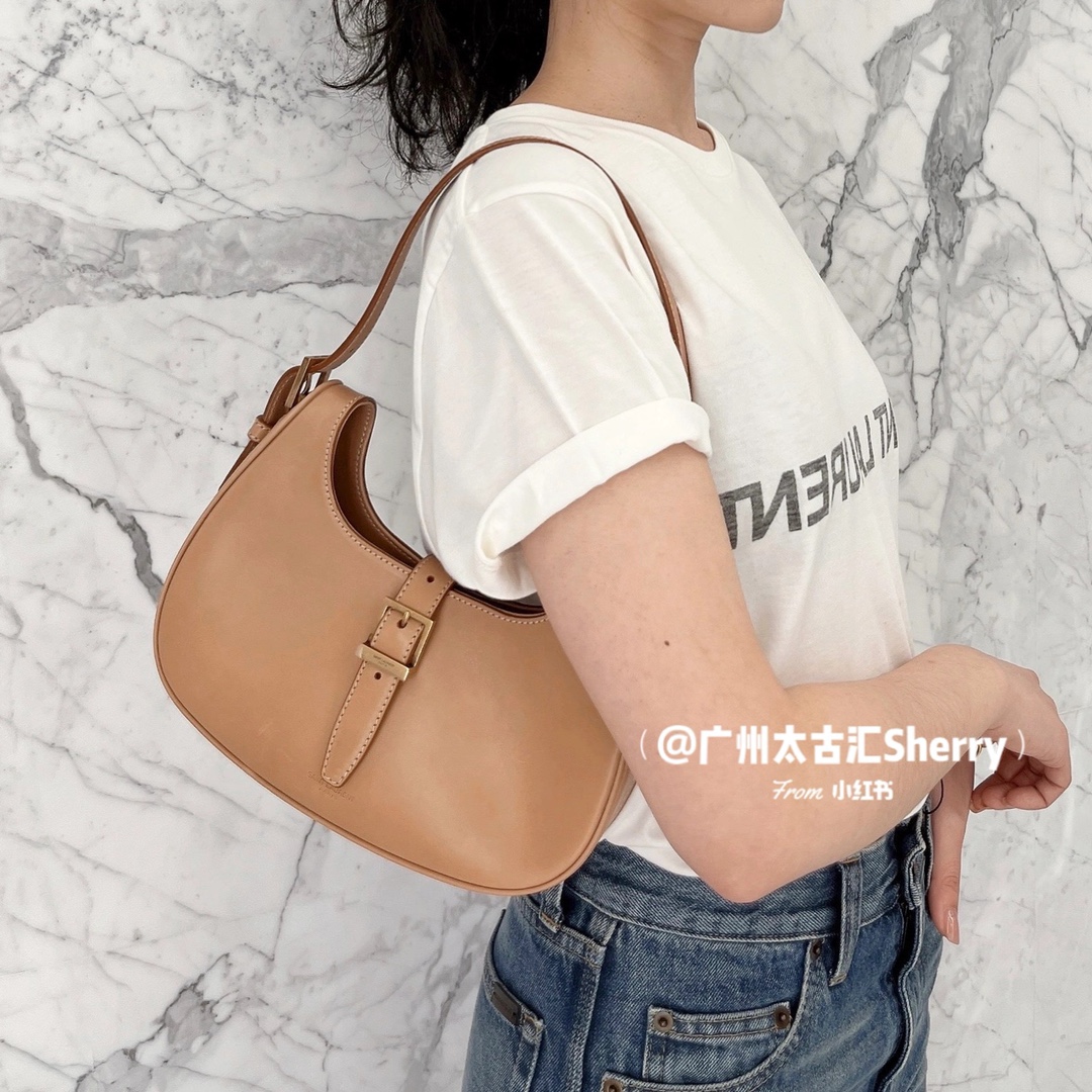 Saint laurent Ysl 𝗟𝗲 𝗙𝗲𝗿𝗺𝗼𝗶𝗿 马鞍腋下包 672615杏色