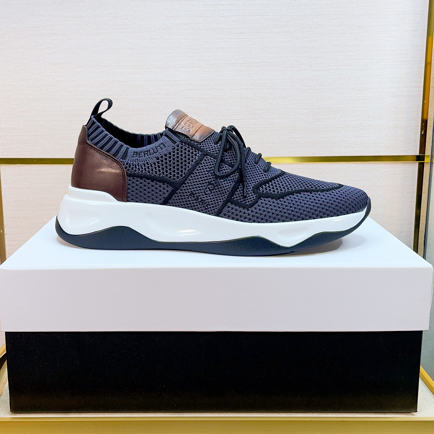 Spring/Summer nueva colección, la única versión en el mercado de los zapatos deportivos para hombre 
