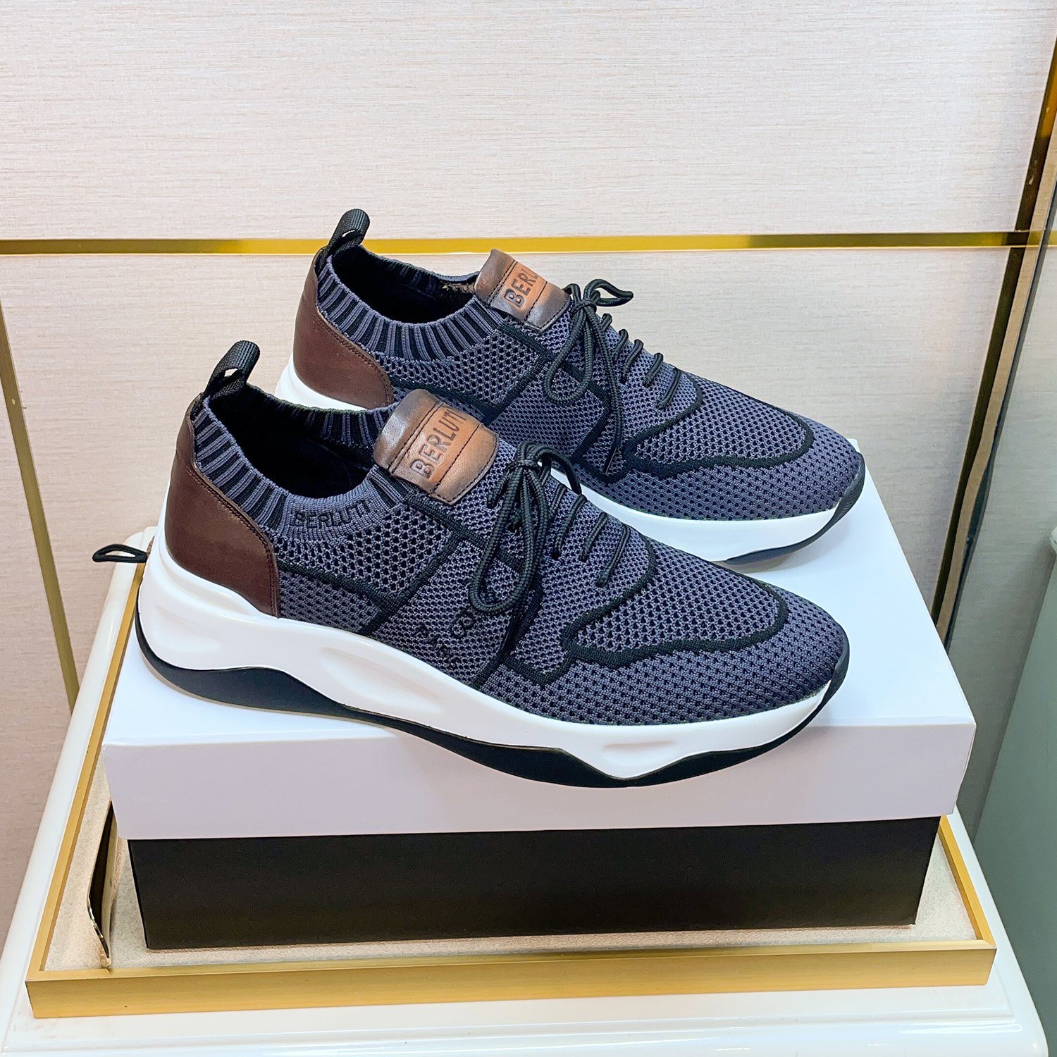 Spring/Summer nueva colección, la única versión en el mercado de los zapatos deportivos para hombre 