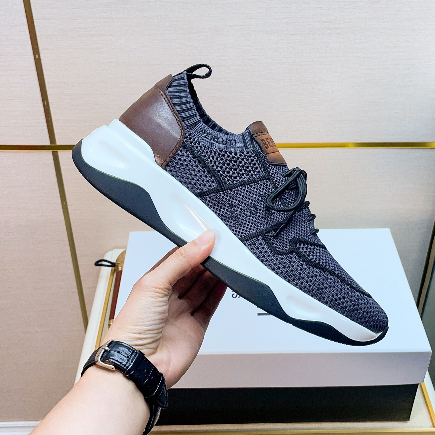 Spring/Summer nueva colección, la única versión en el mercado de los zapatos deportivos para hombre 