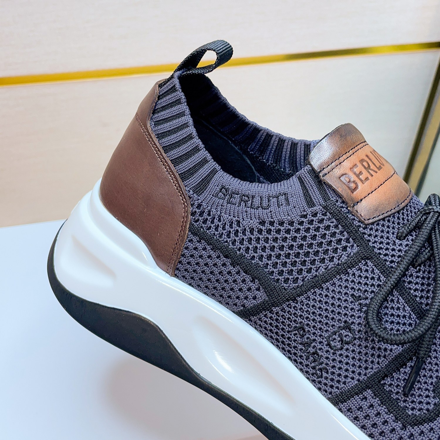 Spring/Summer nueva colección, la única versión en el mercado de los zapatos deportivos para hombre 