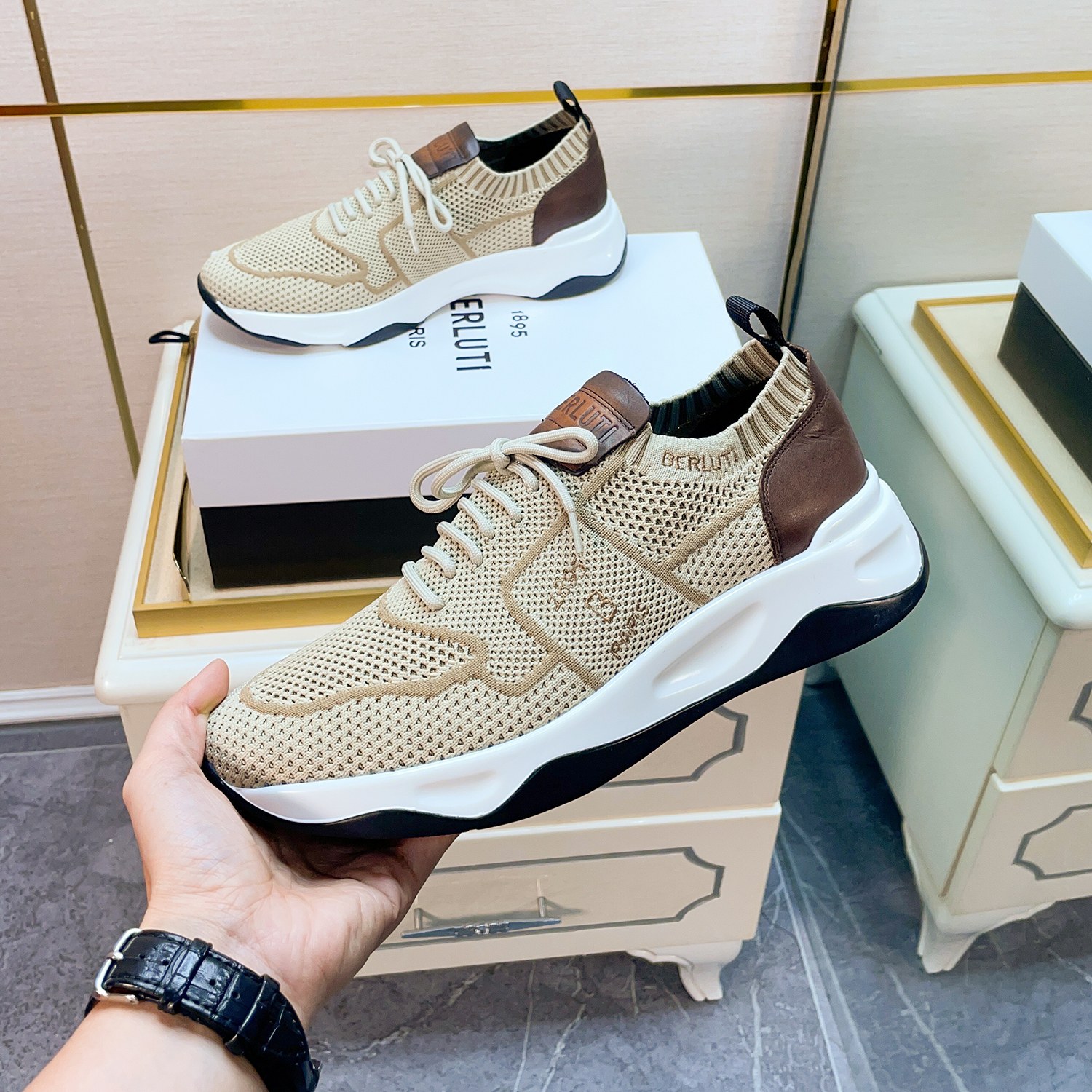 Spring/Summer nueva colección, la única versión en el mercado de los zapatos deportivos para hombre 