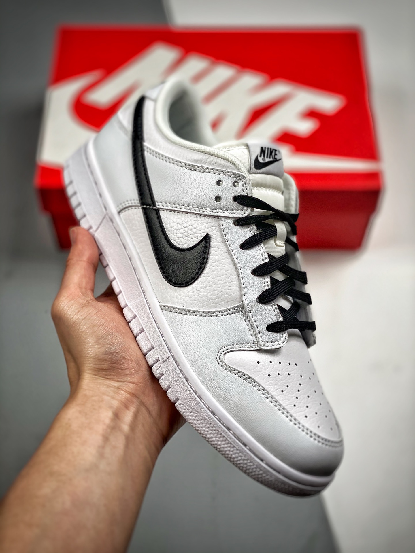 -4 Nk Dunk SB Low blanco y negro, materiales de primera capa originales, estilo exclusivo, procesamiento por destilació…