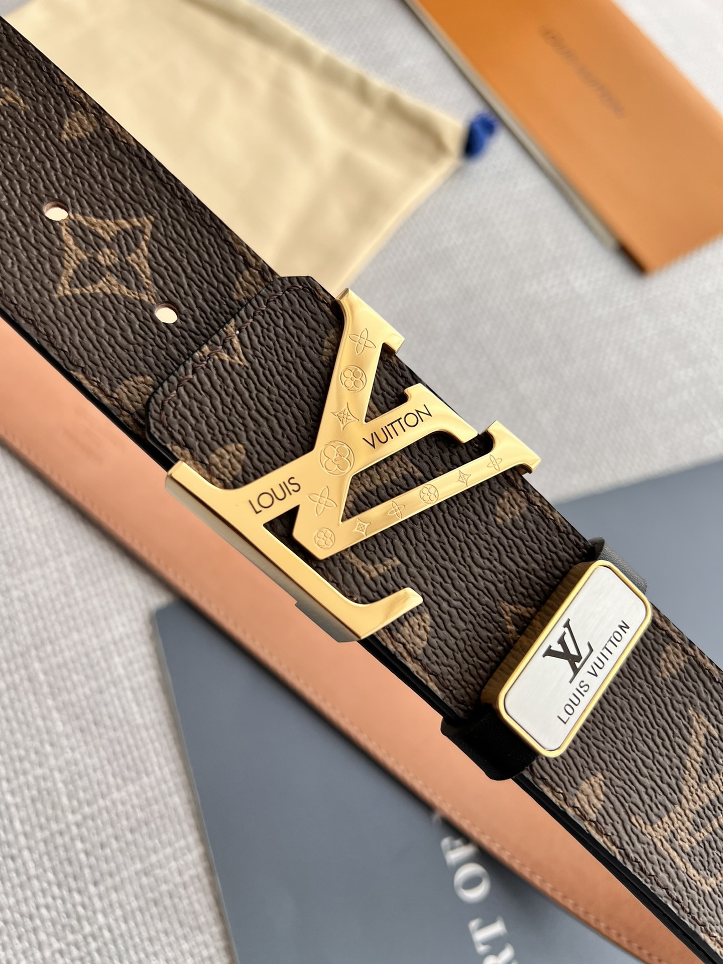 品名LV..路易..威登️腰带皮带原