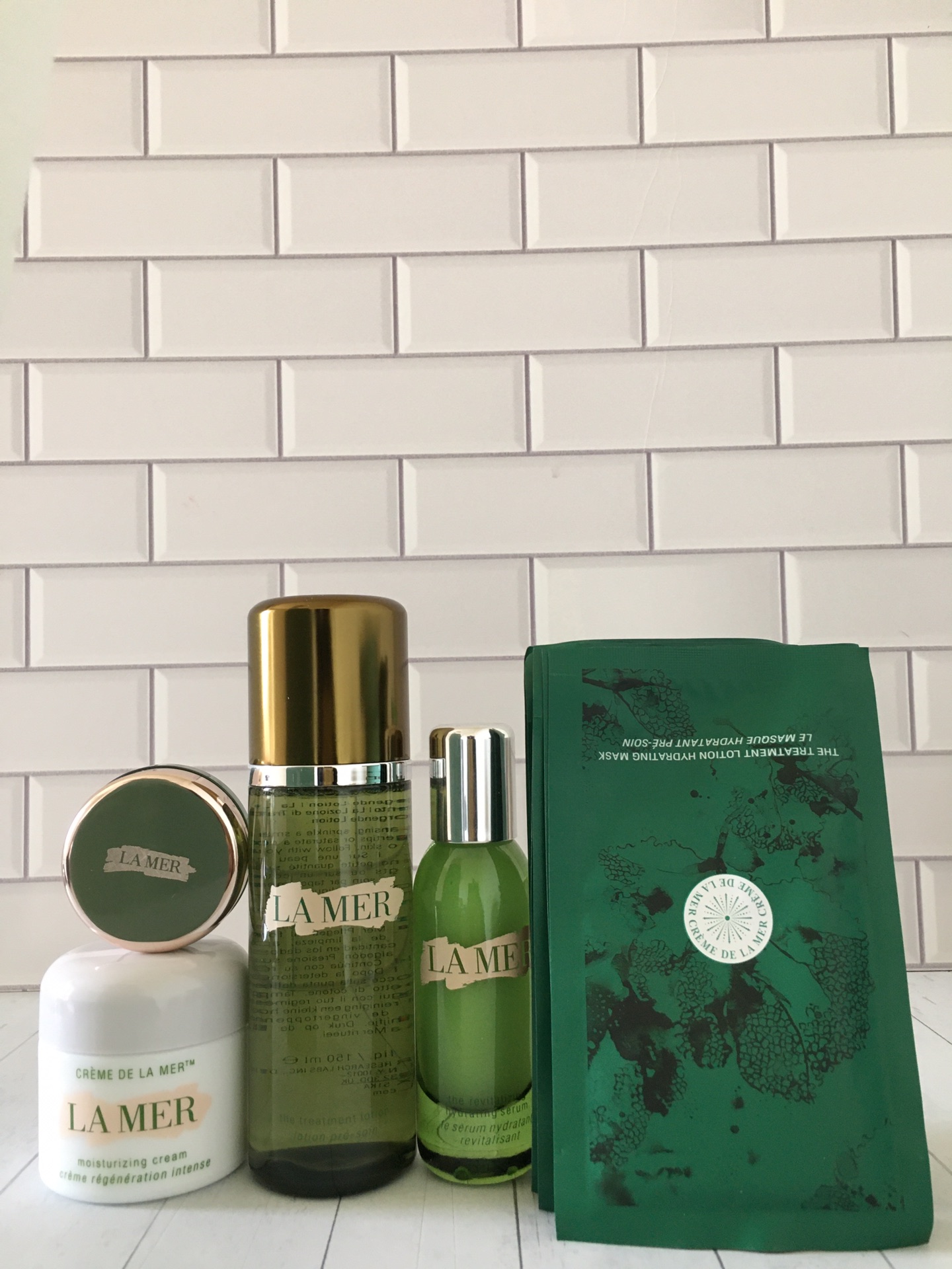 La Mer 'The Arrive Hydrated' Collection: Essence, Serum, Cream, Mask & Balm 4 i1651295986 2741 3