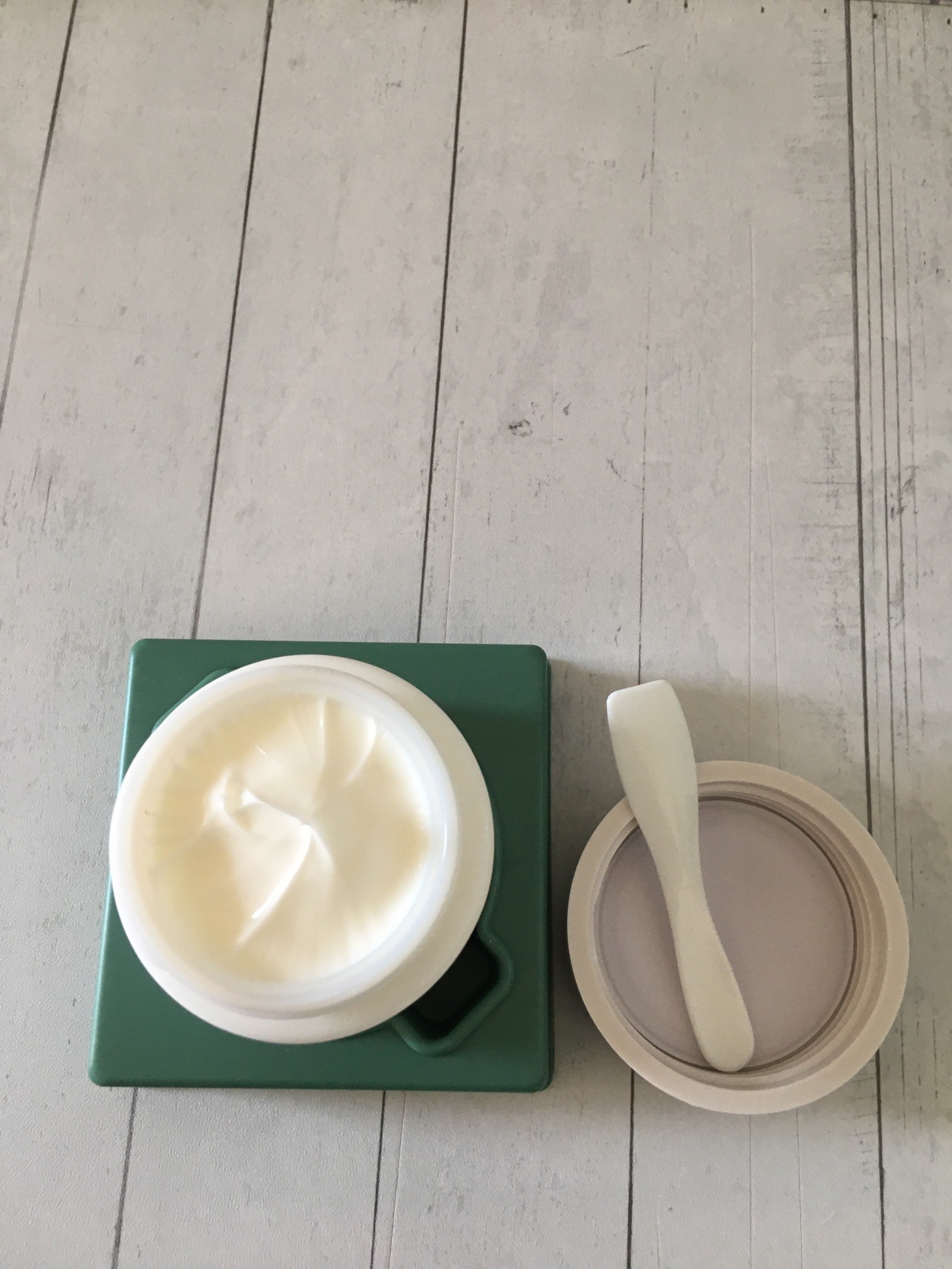 La Mer 'The Arrive Hydrated' Collection: Essence, Serum, Cream, Mask & Balm 5 i1651295986 4647 4