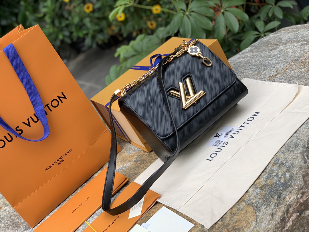 🌼 m59402尺寸23 x 17 x 9.5 CM‬‭原厂渠道好货！代购们最爱的品质，放心入！本款 T