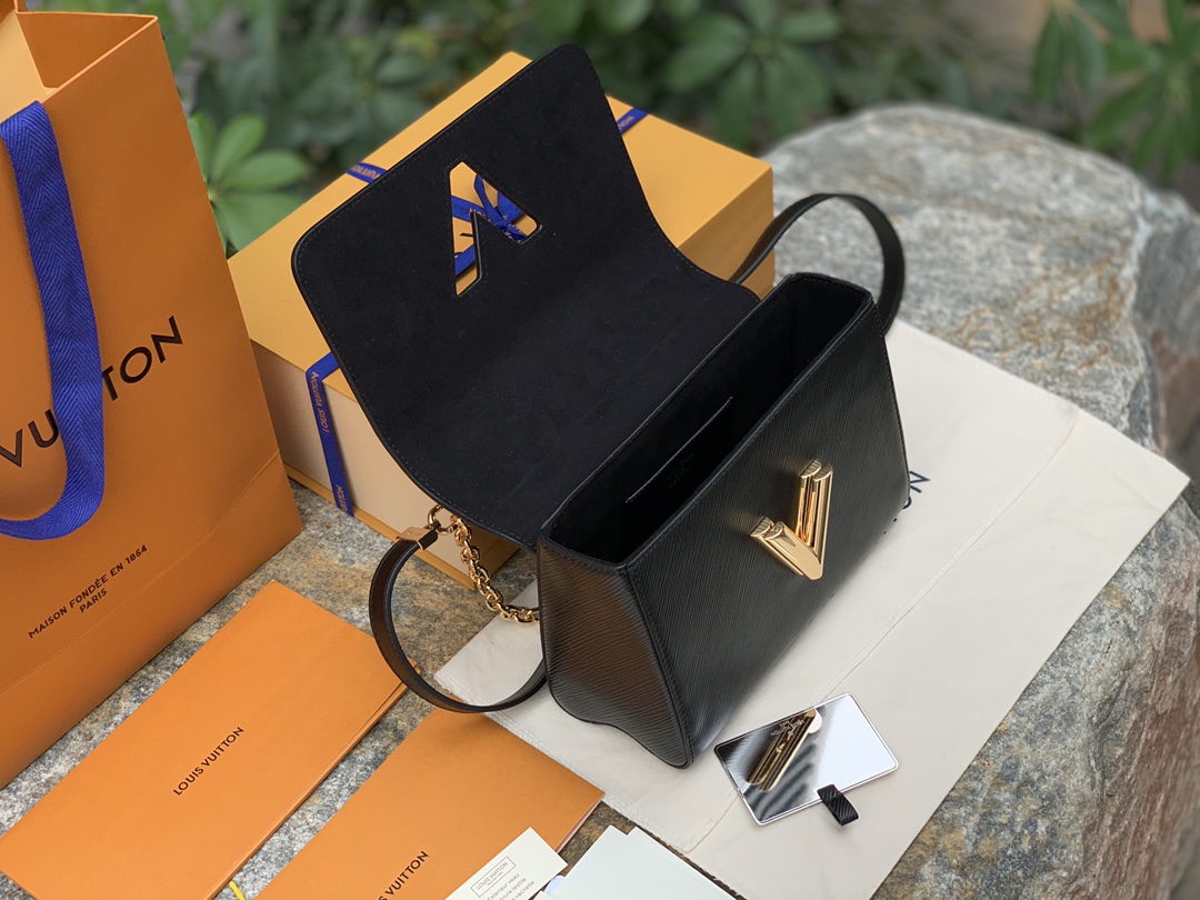 🌼 m59402尺寸23 x 17 x 9.5 CM‬‭原厂渠道好货！代购们最爱的品质，放心入！本款 T